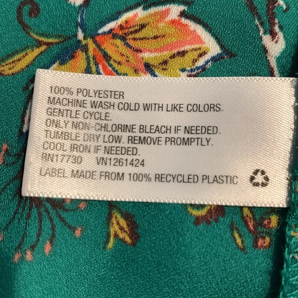 Xhilaration Small Green Ruffle Front Zip Back Floral Blouse - Picture 9 of 9